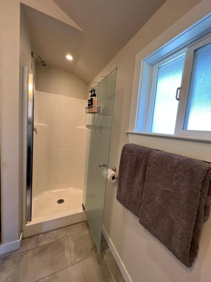 The Midtown Cottage- W/ Private Entrance And Views Santa Cruz Bagian luar foto